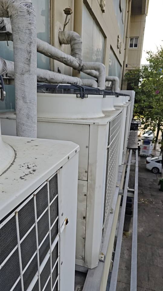 国内外各种品牌冷库空调安装维修服务案例