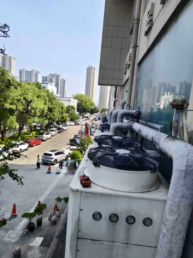 国内外各种品牌冷库空调安装维修服务案例