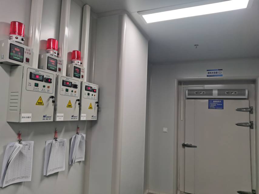 专注冷库安装  维修   制冰机  真空冻干机 速冻服务案例