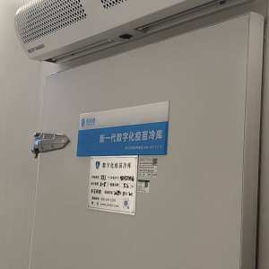 成都冷库服务-冷库库门照片