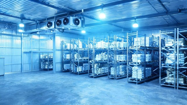 速冻冷库设备选型与年检周期建议：让投资更安心、运行更省心