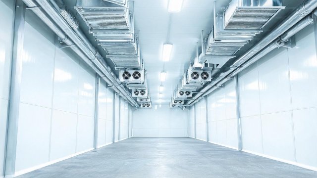 冷库设备维修师傅电话怎么找?渠道大全+避坑收费参考